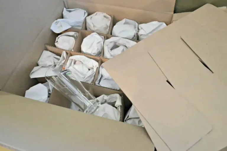 How to pack wine glasses - Step-by-step guide to prevent breakage